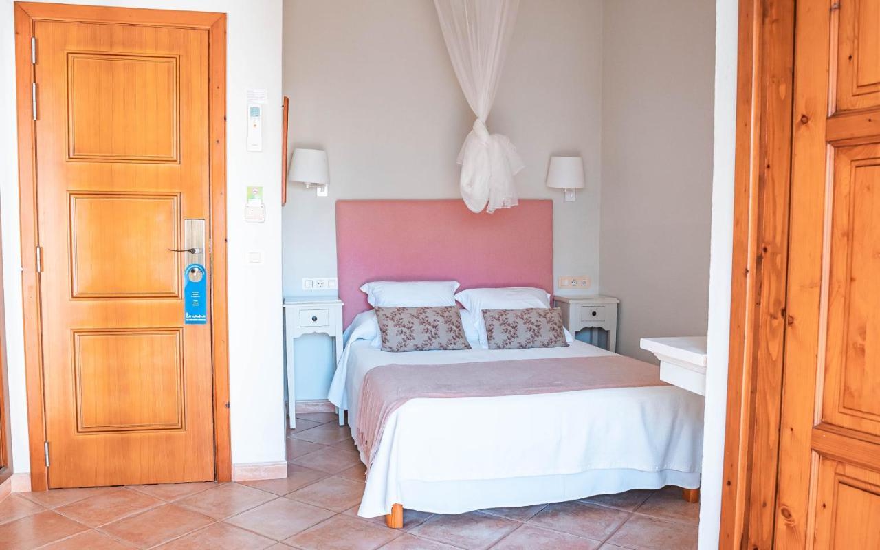 Hotel La Savina 2*