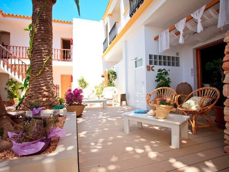 Hotel La Savina 2*